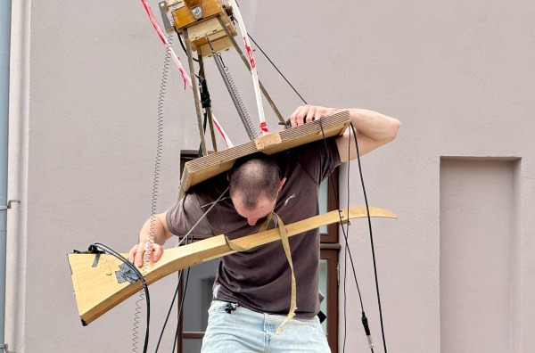 Simono Nekrošiaus  performanss, instaliacija „Can sound/paraobjektai“
