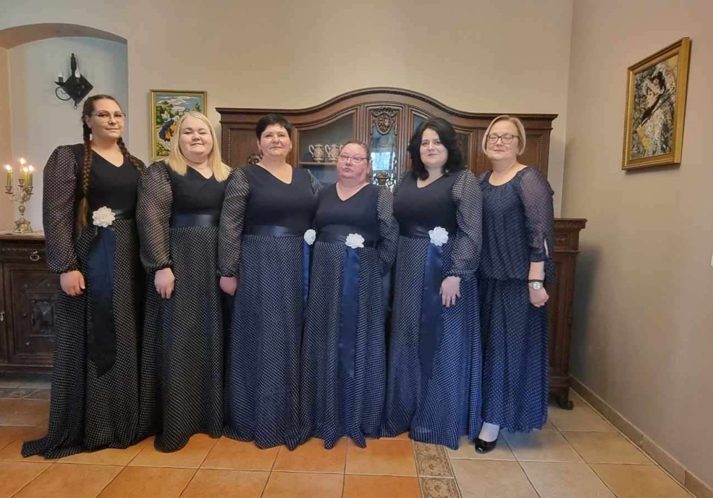 Moterų vokalinis ansamblis IEVA ir instrumentinė grupė