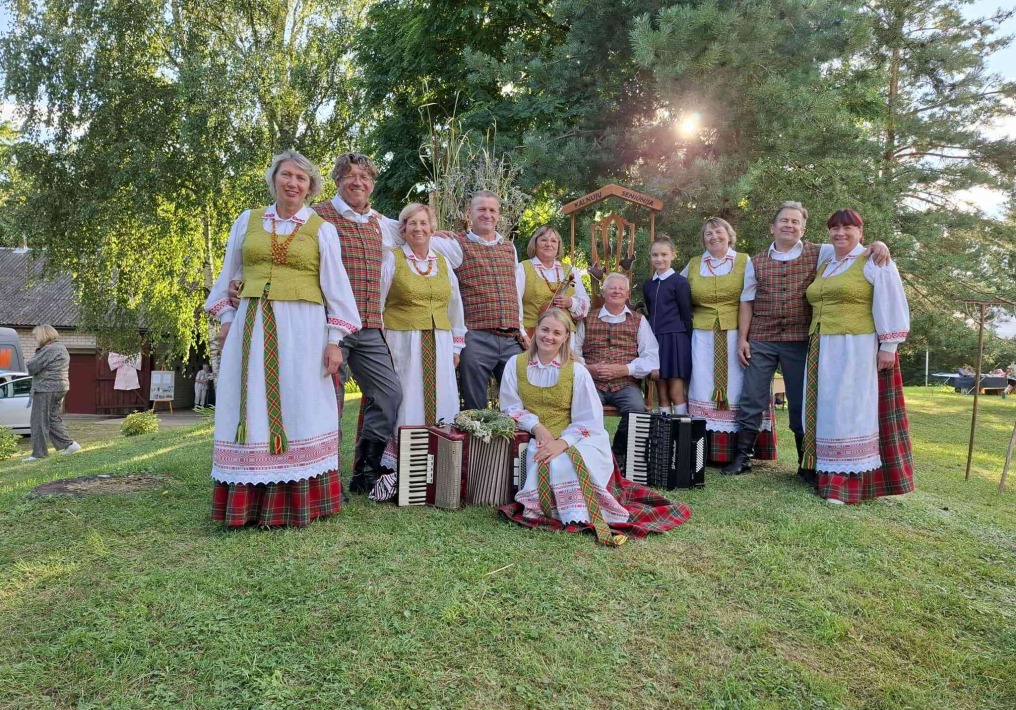 Liaudiškos muzikos kapela BARUPĖ