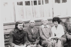 Iš kairės anūkas Marius Domeika, Jonas ir Stasė Viržoniai, dukra Filomena, Kėdainiai