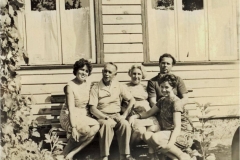 Jonas ir Stasė Viržoniai, dukros Filomena ir Rita bei sūnus Vytautas