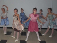 Kėdainių kultūros centro mergaičių šiuolaikinio šokio grupė „Mistika“ (vadovė Žydrė Jasudavičienė)