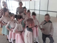 Kėdainių kultūros centro vaikų popchoras PERLIUKAS (vadovė Daiva Makutienė) festivalyje „Pavasario pasaka Tatruose“ Novy Targo kultūros centre (Lenkija). 2016 04 15