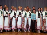 Kėdainių kultūros centro Vilainių skyriaus vyresniųjų liaudiškų šokių grupė VOLUNGĖ
